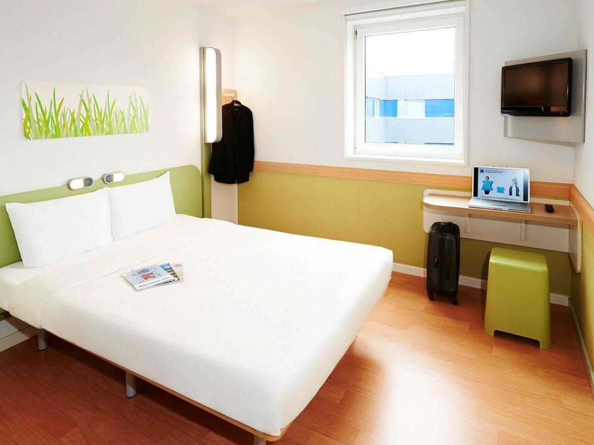 ibis budget Pau Lescar Bagian luar foto